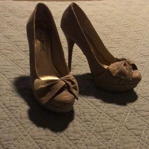 5 inch nude heels size 6.5 in women